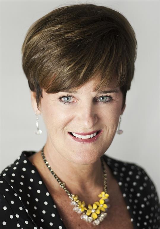 Head and shoulders picture of Lisa Edmonds